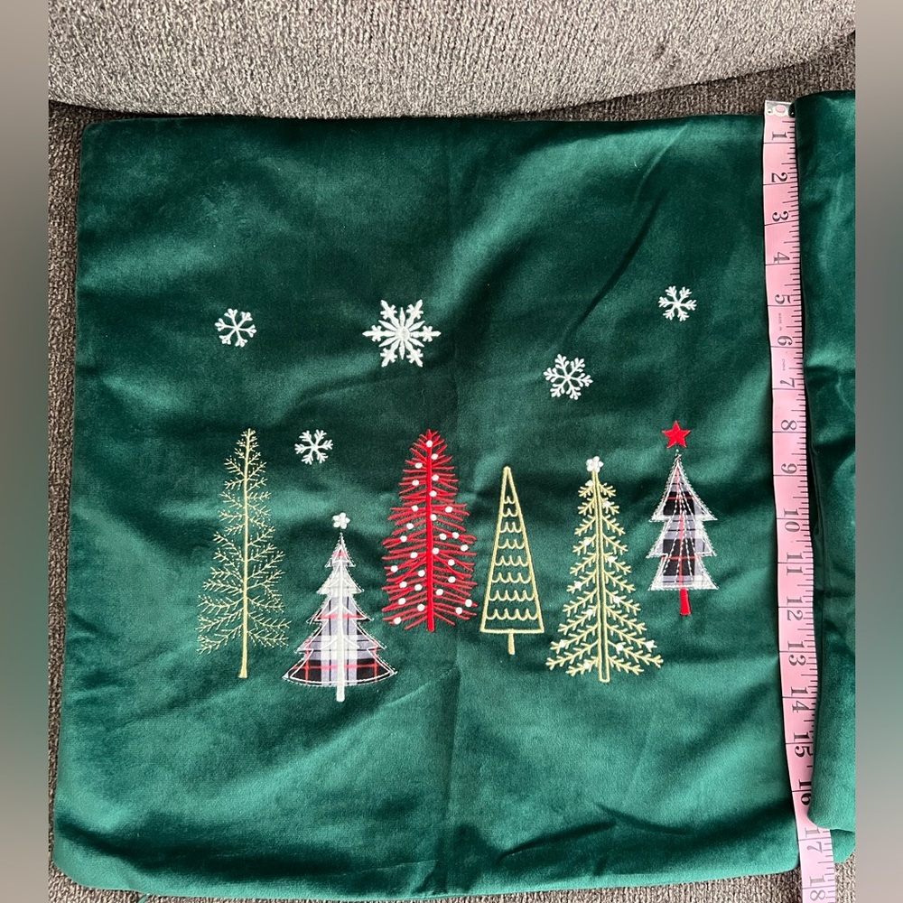 Set of two pillow cases